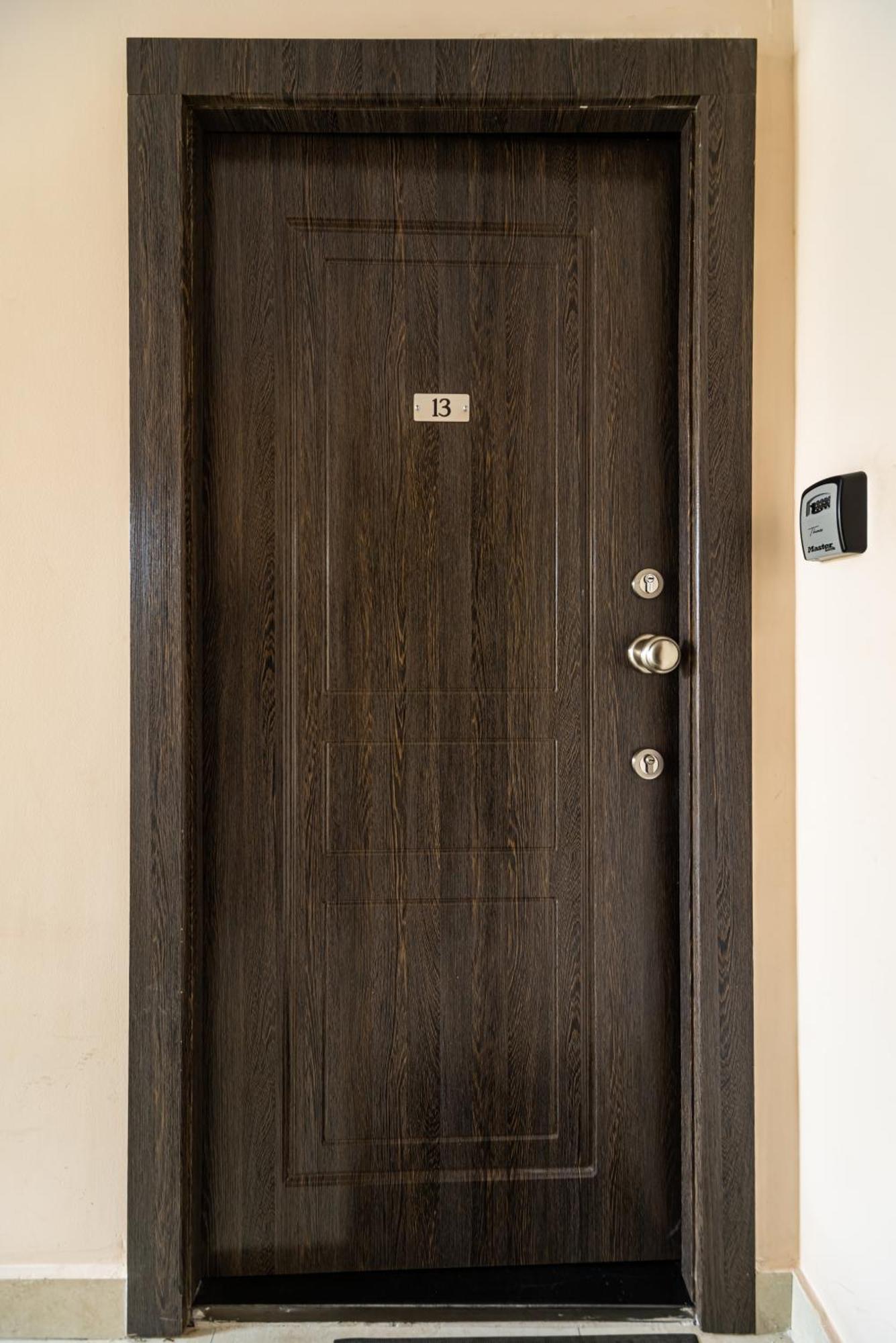 Thames Apartment By Downtown Inn, City Center Erevan Esterno foto